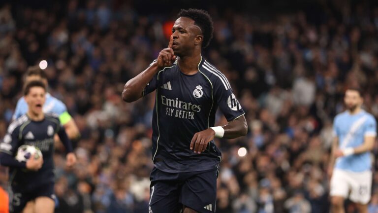 วินิซิอุส จูเนียร์ ฉลองแบบร้องไห้ในการดวลชปลกับแมนเชสเตอร์ ซิตี้ ก่อกระแสถกเถียง