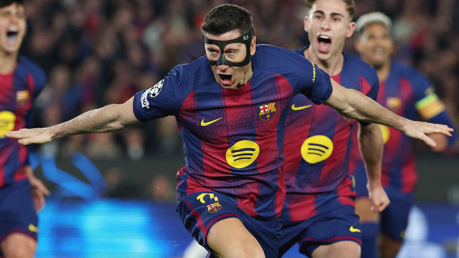 สถิติโลกอายุ 16 ปีถูกทำลาย! โรเบิร์ต เลวานดอฟสกี ทำสองประตูนำบาร์เซโลนาอัดนิวคาสเซิล 7-2 ยูฟ่าแชมเปียนส์ลีก