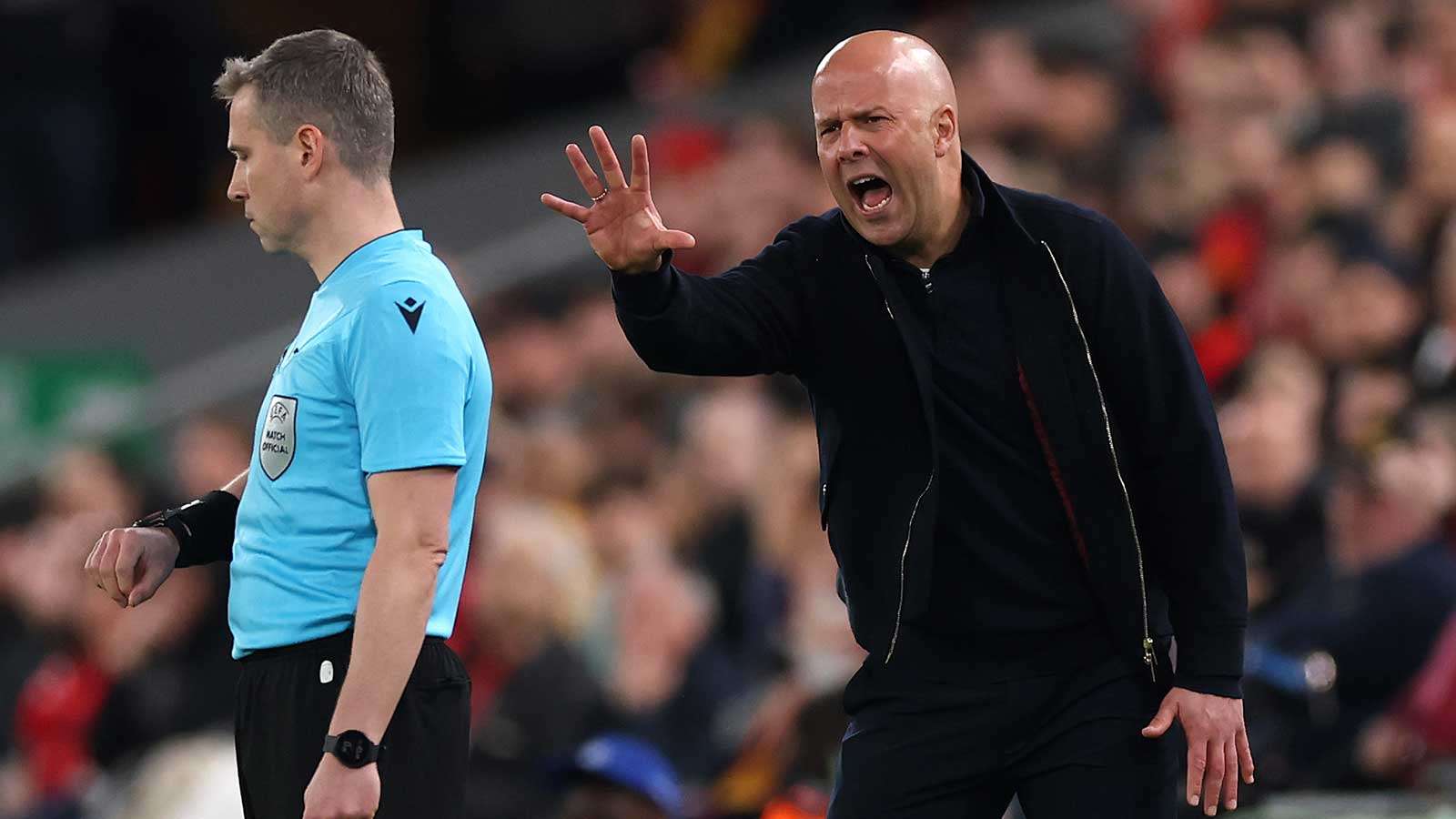 ถึงจุดที่พอแล้ว! อาร์เน่ สล็อต ประท้วงพฤติกรรมนักเตะกาลาตาซาราย หลังลิเวอร์พูลผ่านเข้ารอบแชมเปียนส์ลีก