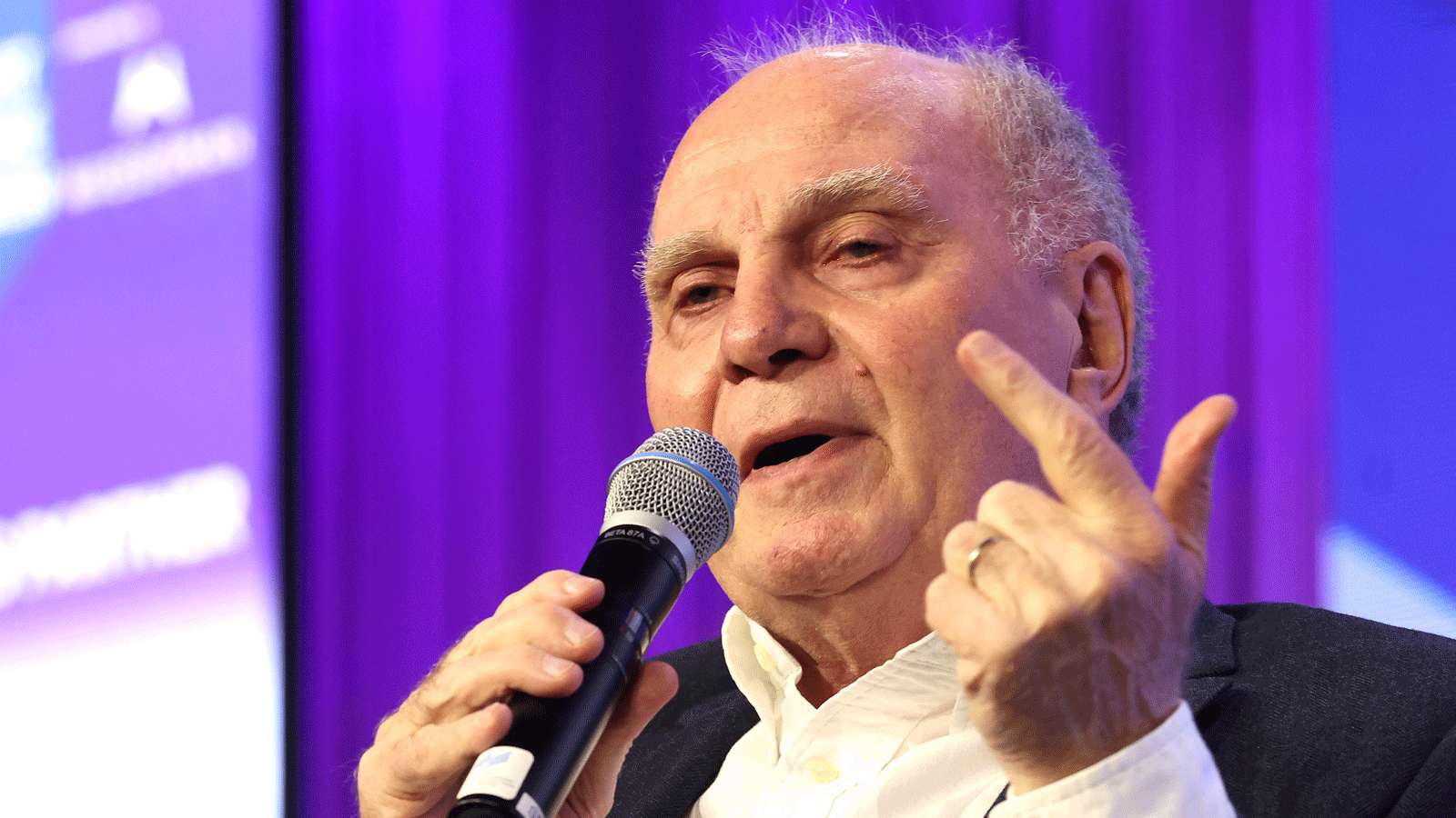 อูลี โฮเนส จวกเอเยนต์อย่างรุนแรง บอกเราต้องกำจัดพวกลวงเงินในวงการฟุตบอล