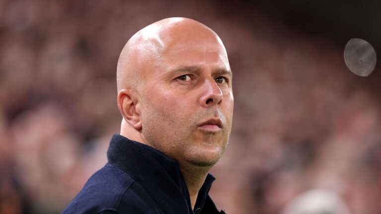 อาร์เน ซล็อตมีโอกาสก้าวสู่ตำนานผู้จัดการลิเวอร์พูลก่อนจบฤดูกาล