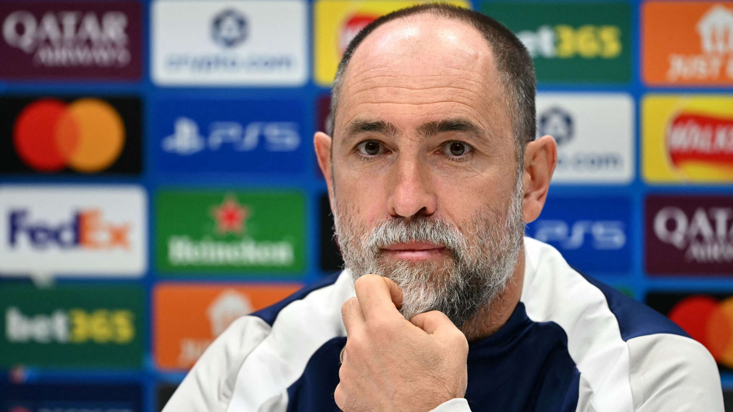 สเปอร์สเล็งสองผู้รักษาประตูอังกฤษ พร้อมดึงผู้รักษาประตูสไตล์มานูเอล เนาเออร์สำหรับตลาดซัมเมอร์