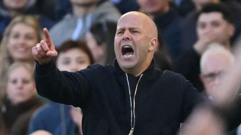 อาร์เน่ สล็อต จวกฟอร์มแข้งลิเวอร์พูลหลังพ่ายไบรท์ตัน กระทบลุ้นแชมเปี้ยนส์ลีก