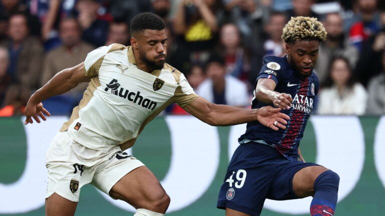 ล็องส์ปฏิเสธข้อเสนอเลื่อนแมตช์หัวตารางลีกเอิง เพื่อเตรียมลุยยูฟ่า แชมเปี้ยนส์ลีก พบ ลิเวอร์พูล