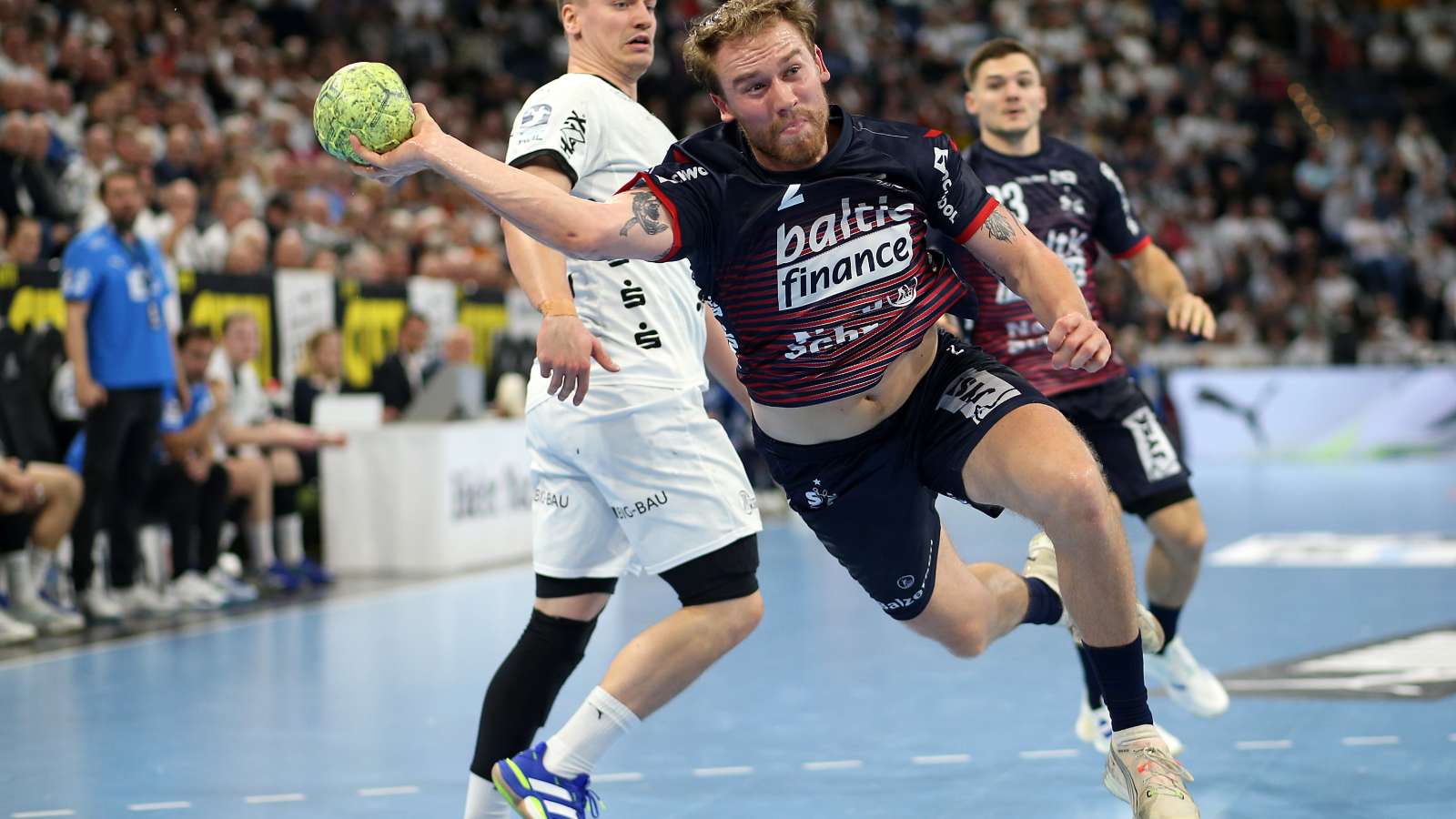 บ็อบ ฮันนิ่งชะลอข้อตกลง พิตลิคเตรียมย้ายซบเฟือคเซ เบอร์ลินก่อนกำหนด