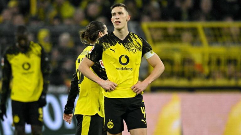 นิโโก้ ชล็อตเทอร์เบ็ค อนาคตยังไม่ชัดต่อข้อเสนอสัญญากับโบรุสเซีย ดอร์ทมุนด์ ท่ามกลางข่าวลือขัดแย้ง