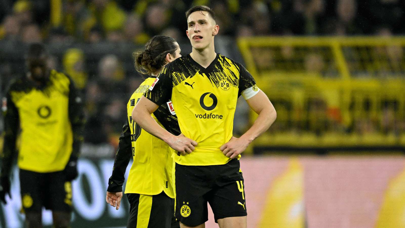 นิโโก้ ชล็อตเทอร์เบ็ค อนาคตยังไม่ชัดต่อข้อเสนอสัญญากับโบรุสเซีย ดอร์ทมุนด์ ท่ามกลางข่าวลือขัดแย้ง