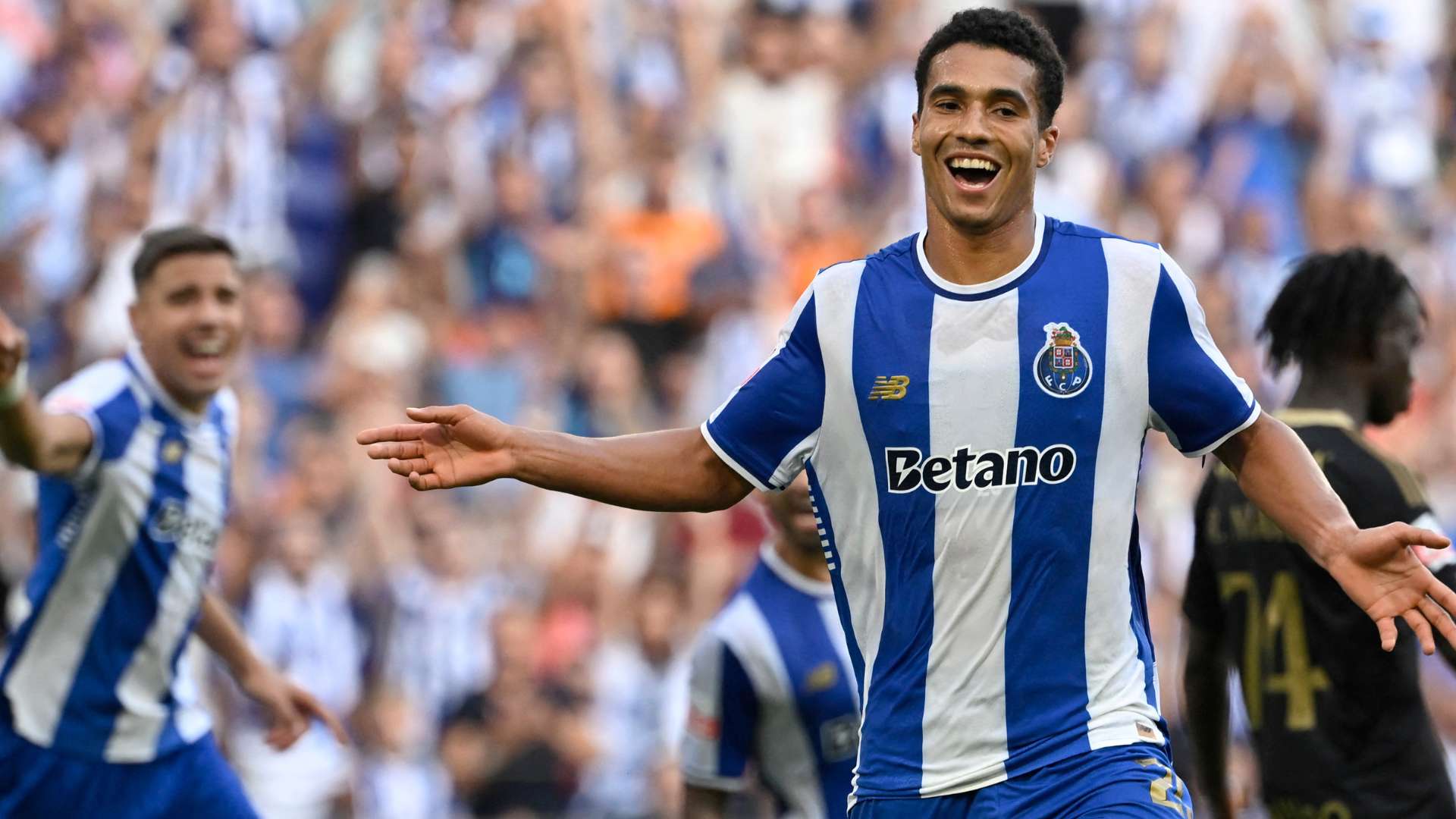 อัลเบร์โต้ คอสตา ฟอร์มแจ่มกับพอร์ตโต้ PSG จับตาอย่างใกล้ชิด