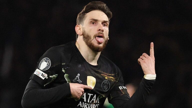 อาร์เซนอลเล็งทุ่มข้อเสนอคว้าตัว ควารัตสเคเลีย จาก ปารีส แซงต์ แชร์กแมง