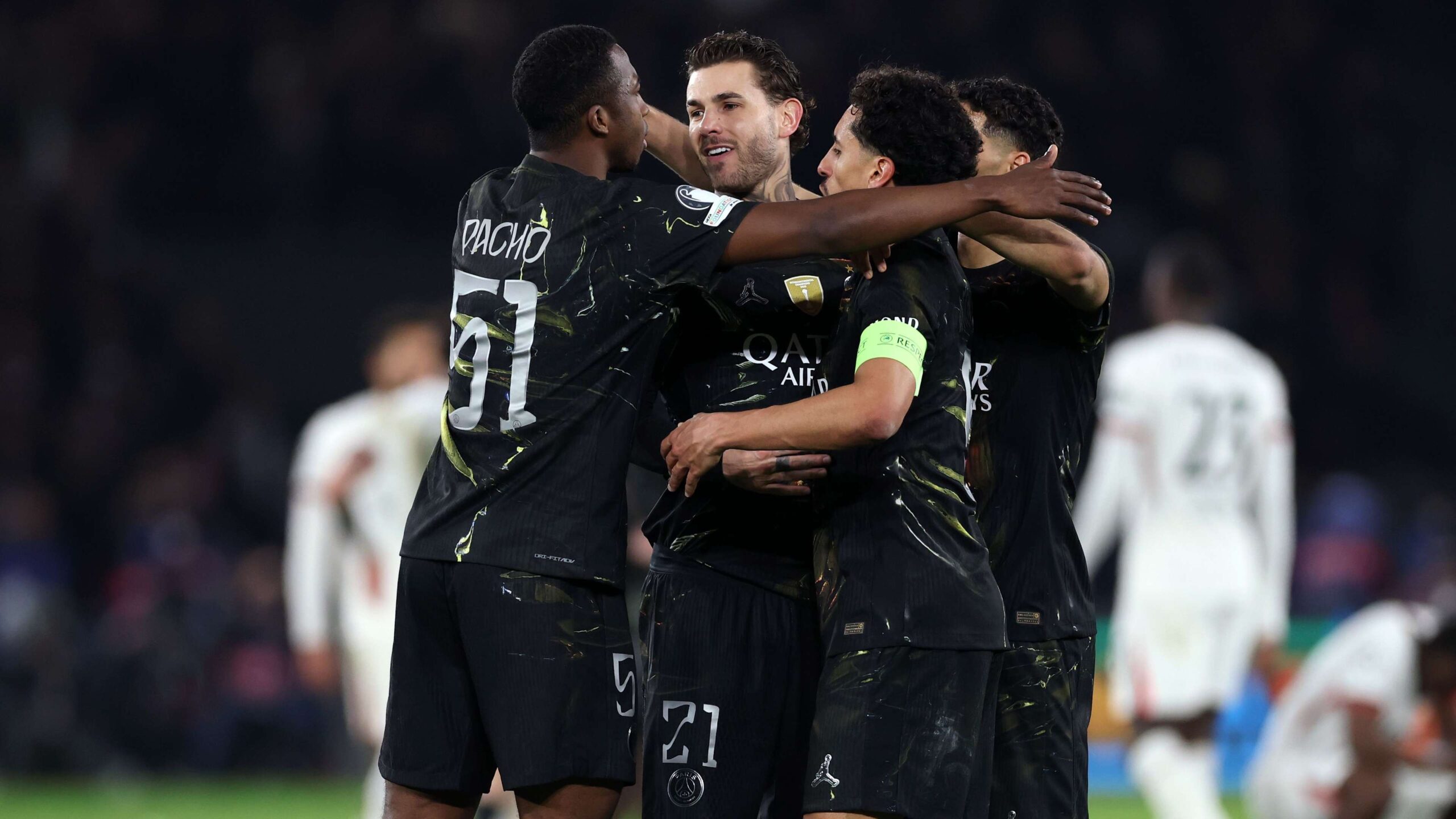 เปแอสจีได้เปรียบก่อนรอบก่อนรองชนะเลิศยูฟ่าแชมเปียนส์ลีก หลังลีกฝรั่งเศสเลื่อนแมตช์เพื่อมุ่งสู่ยุโรป