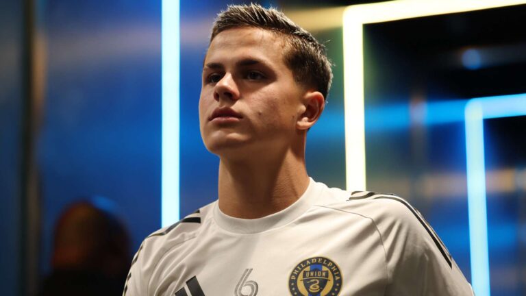 อาดูชี้ ซัลลิแวนควรได้ลงสนามมากกว่านี้กับ ฟิลาเดลเฟีย ยูเนี่ยน