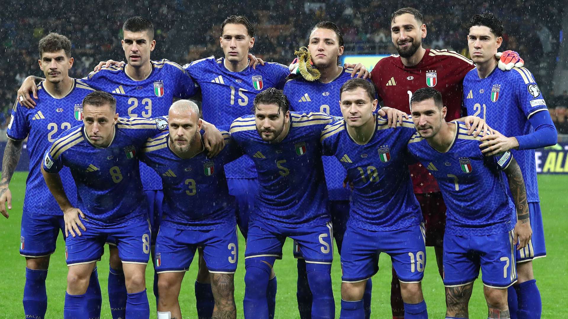 อิตาลี-นอร์เทิร์น ไอร์แลนด์: สงบนิ่งหนึ่งนาทีเพื่อไว้อาลัยเบเป้ ซาวอลดี ก่อนนัดเพลย์ออฟฟุตบอลโลก