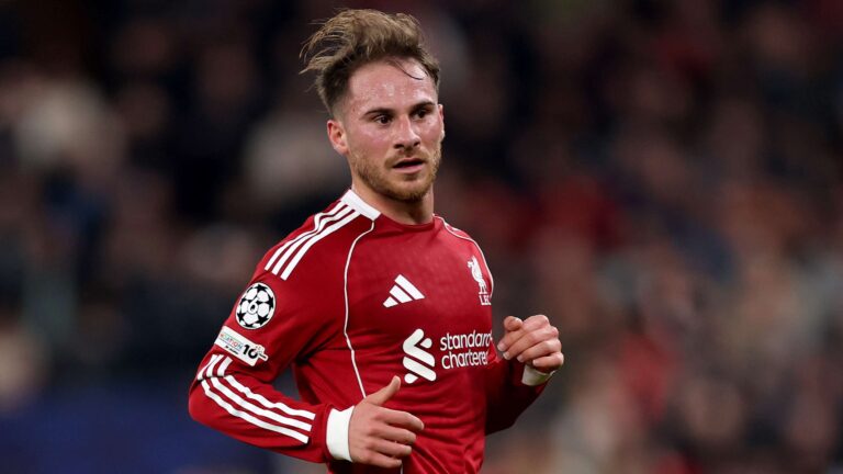 มาคัลลิสเตอร์ เผยทรงผมบัซคัท ขณะติดธงอาร์เจนตินา