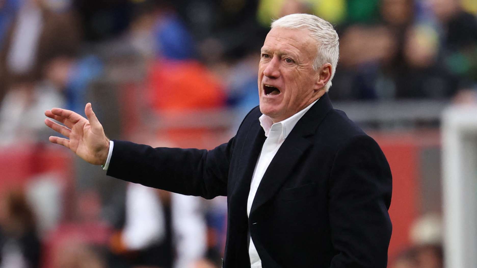 ฝรั่งเศสชนะบราซิล 2-1 ท่ามกลางประเด็นช่วงพักน้ำคลายร้อน ก่อนฟุตบอลโลกที่อเมริกาเหนือ