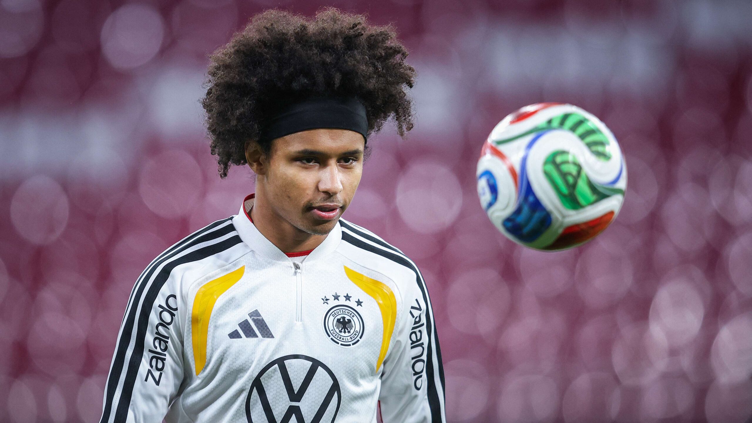 คาริม อาดเยมี กับ โบรุสเซีย ดอร์ทมุนต์ สัญญายังไม่ลงตัว ตลาดซัมเมอร์อาจพาไปเซเรีย อา ยูเวนตุส นาโปลี