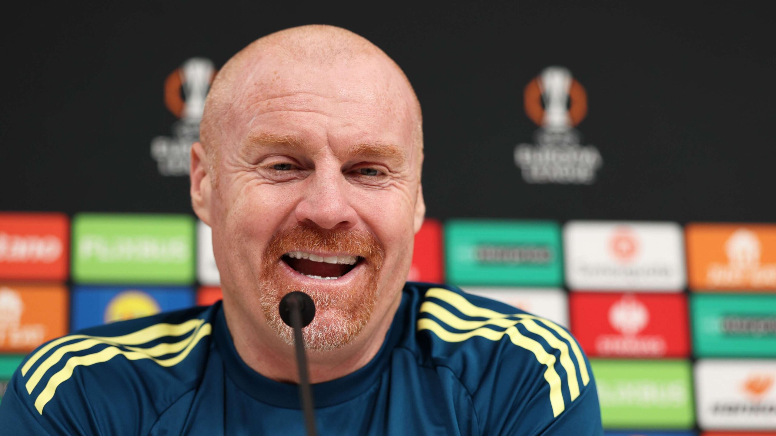 ชอน ไดช์ หัวเราะข่าวลือรับงานผู้จัดการท็อตแน่ม ระหว่างดื่มแก้วกินเนสส์ในผับ