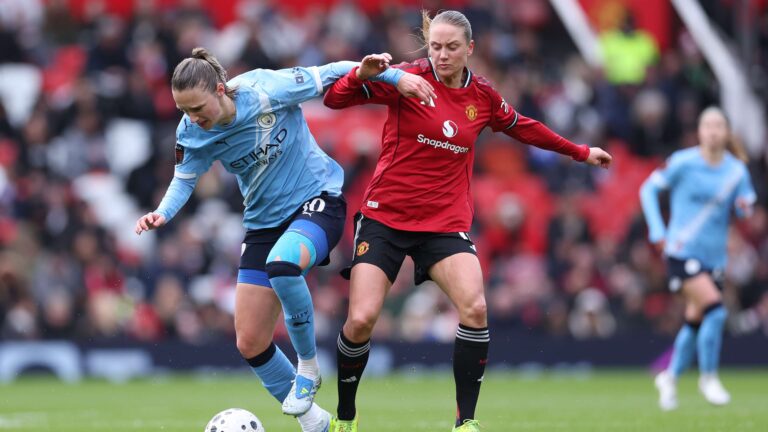 แมนเชสเตอร์ ซิตี้ โชว์ฟอร์มเด่นในดาร์บีเมืองแมนเชสเตอร์ ถล่ม แมนเชสเตอร์ ยูไนเต็ด 3-0 ขยับใกล้แชมป์ฟุตบอลหญิงพรีเมียร์ลีกอังกฤษ