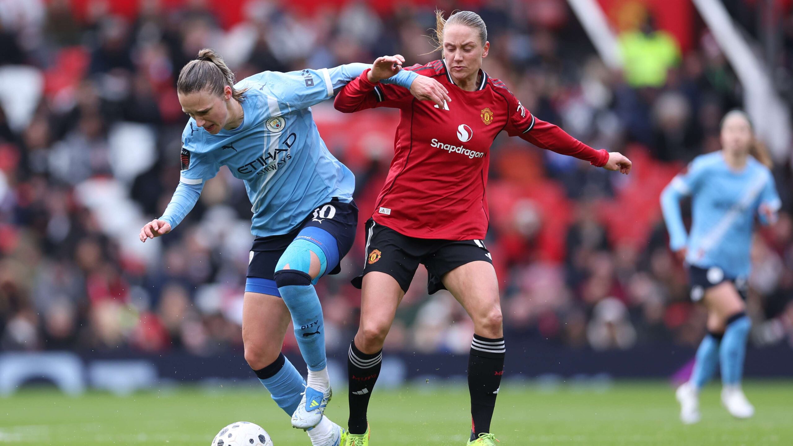 แมนเชสเตอร์ ซิตี้ โชว์ฟอร์มเด่นในดาร์บีเมืองแมนเชสเตอร์ ถล่ม แมนเชสเตอร์ ยูไนเต็ด 3-0 ขยับใกล้แชมป์ฟุตบอลหญิงพรีเมียร์ลีกอังกฤษ