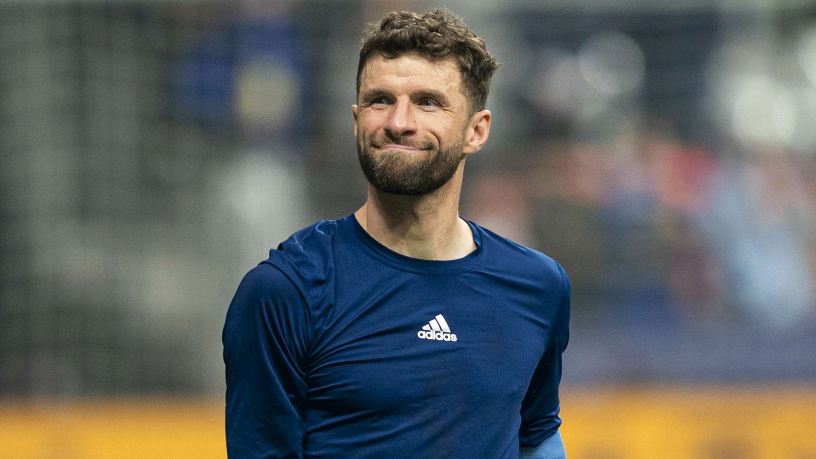 โอลิเวอร์ คาห์นสงสัยความเหมาะสมของโธมัส มุลเลอร์ ในอนาคตกับตำแหน่งผู้บริหารบาเยิร์น มิวนิค