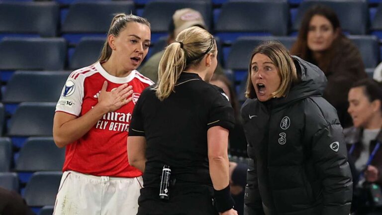 สเลเกอร์สเผยคุยส่วนตัวกับ เคที แม็คเคบ หลังเหตุดึงผม อลิสซา ธอมป์สัน ในยูฟ่า แชมเปียนส์ลีกหญิง