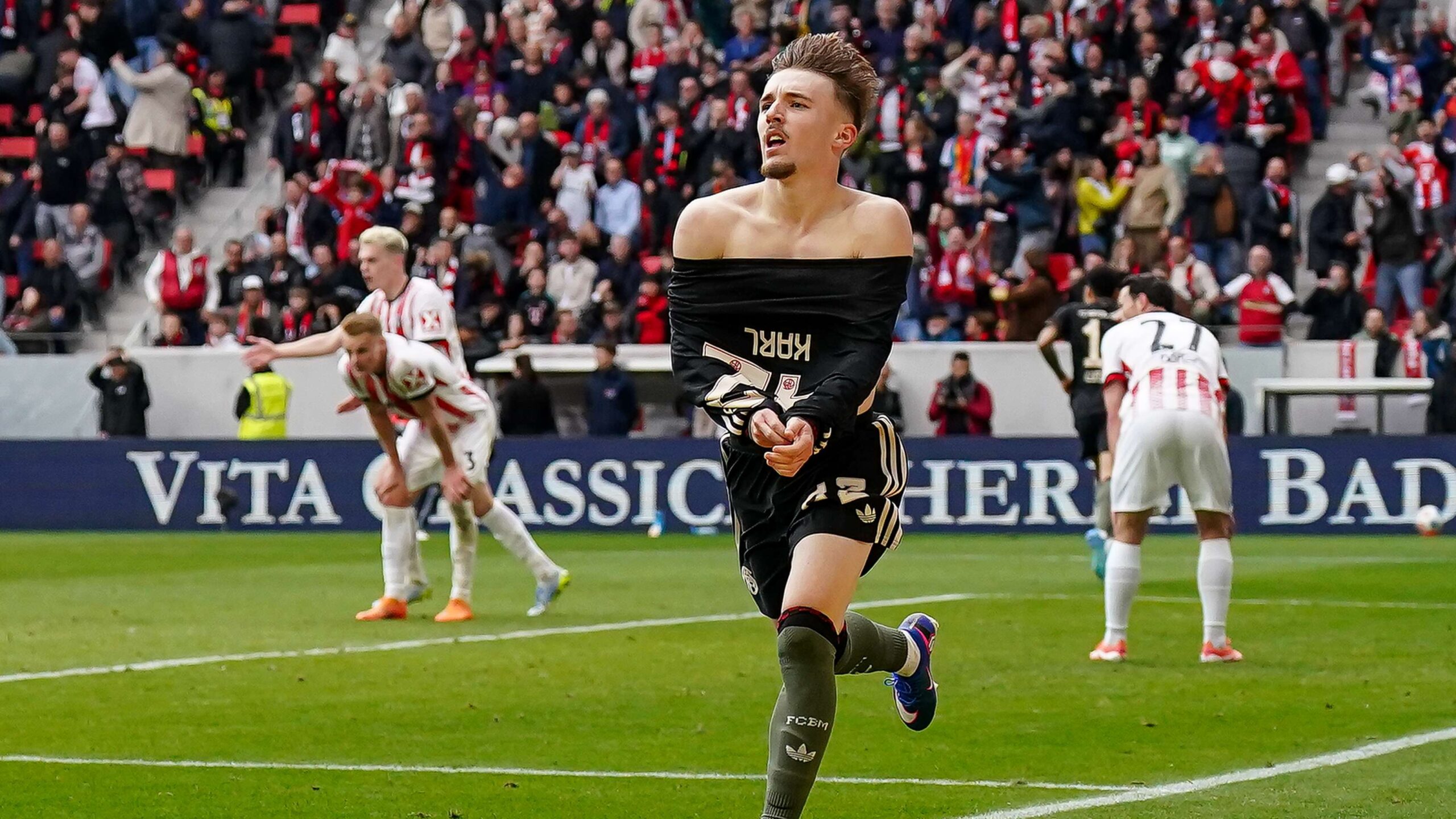 เราไม่แพ้แล้ว! เลนาร์ท คาร์ล ส่งสัญญาณถึง เรอัล มาดริด หลัง บาเยิร์น มิวนิค พลิกกลับเหนือ ไฟร์บวร์ก ใน บุนเดสลีกา