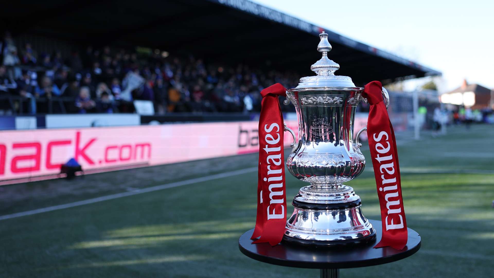 FA Cup รอบรองชนะเลิศ 2025-26: เชลซี พบ ลีดส์ ยูไนเต็ด ที่เวมบลีย์ ขณะ เซาแธมป์ตัน พบ แมนเชสเตอร์ ซิตี้