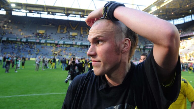 กรอสครุทซ์: แผลแดดพา ดอร์ทมุนด์ คว้าแชมป์บุนเดสลีกา