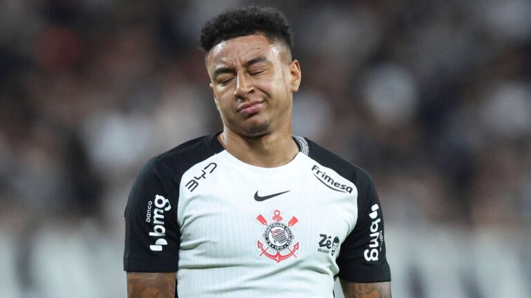 โดริวัล จูนิอร์ ถูกไล่ออก คอร์ริเธียนส์ แพ้ อินเตอร์นาซิออล 1-0 ลิงการ์ดลงสนามนัดแรกไม่ปัง