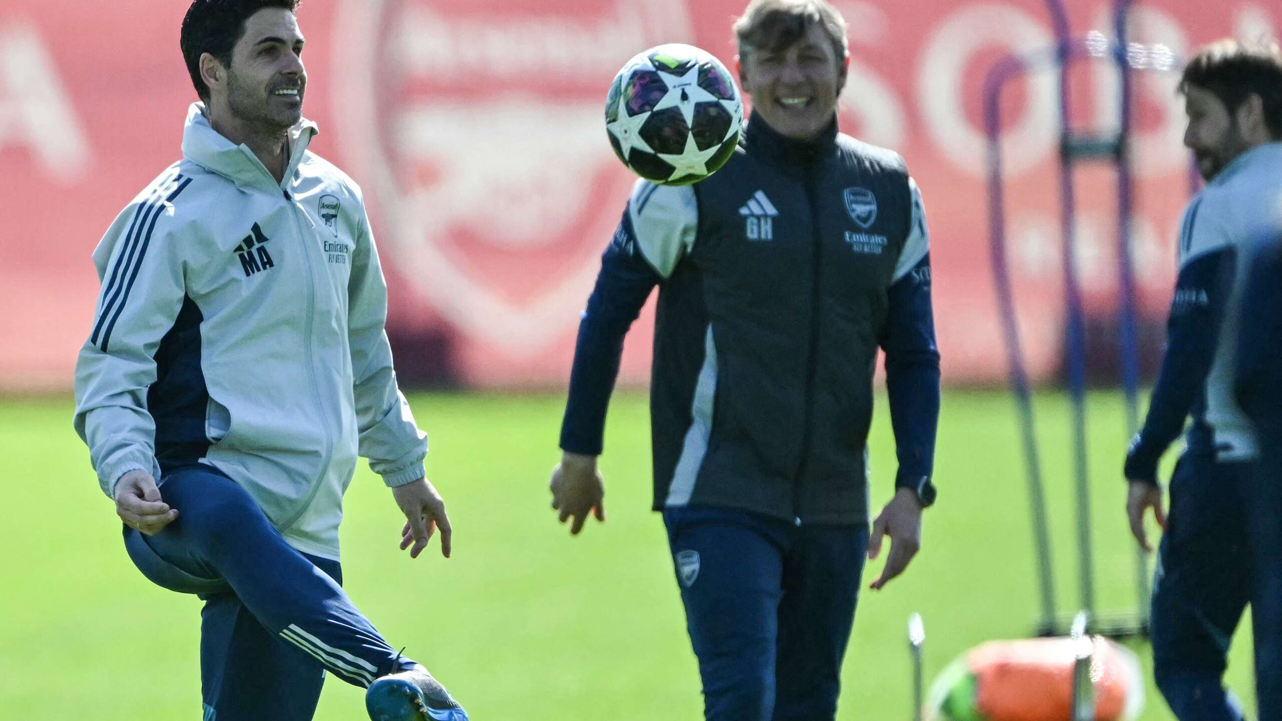 คลิปฝึกซ้อมแปลกของอาร์เตต้า ฮือฮาแฟนบอล ก่อนลุยยูฟ่า แชมเปียนส์ลีก