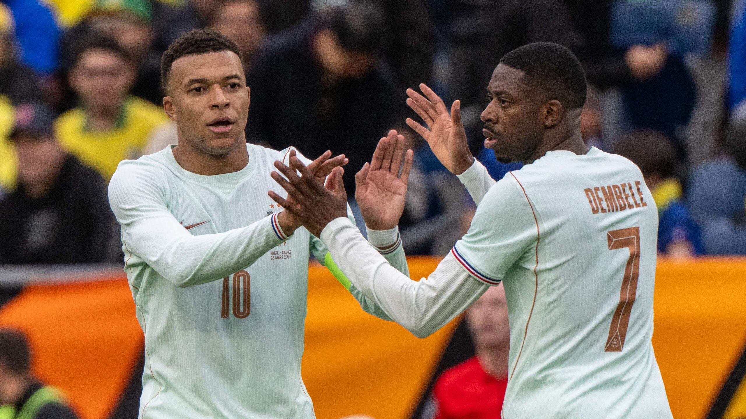 กุนซือฝรั่งเศสเผยทำไมการดูแลคีลิยัน เอ็มบัปเป้ อุสมาเน เดมเบเล และไมเคิล โอลิส จึงง่ายกว่าที่คิด