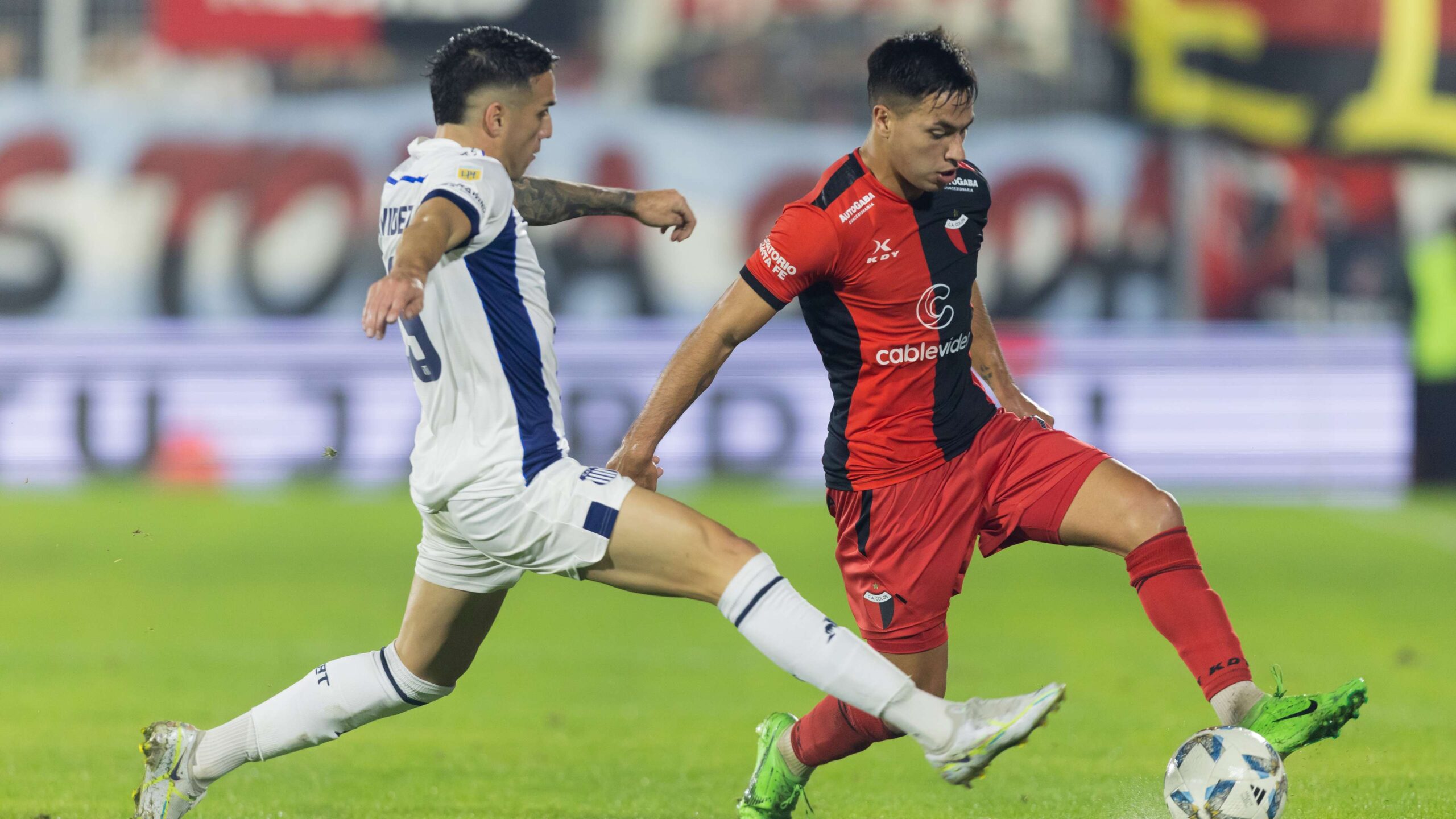 ลาโก ดาวรุ่งริมเส้นอาร์เจนตินา เปิดเผยว่าเป็นเกย์ ผู้เล่นอาชีพคนแรกที่ยังค้าแข้งในอาร์เจนตินา