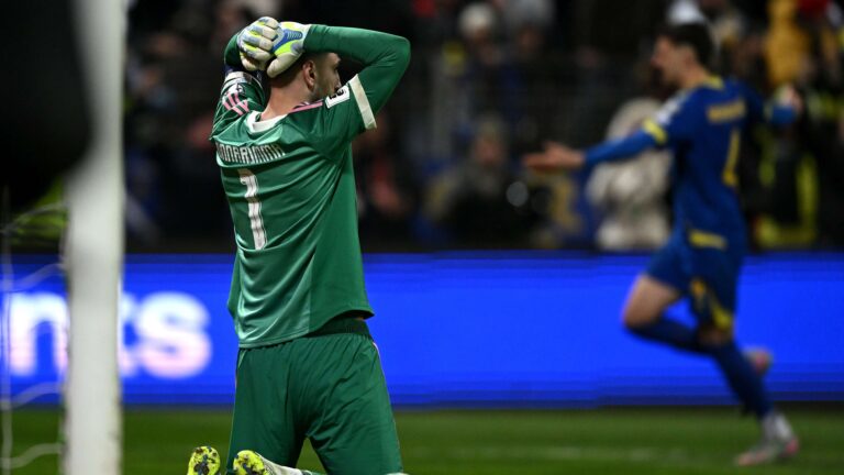 หลังความพ่ายแพ้ในฟุตบอลโลก ความฝันยุโรปของอิตาลีอาจสั่นคลอน ขณะที่ยูฟ่าเตือนเรื่องโครงสร้างสนามและเส้นตายยูโร 2032