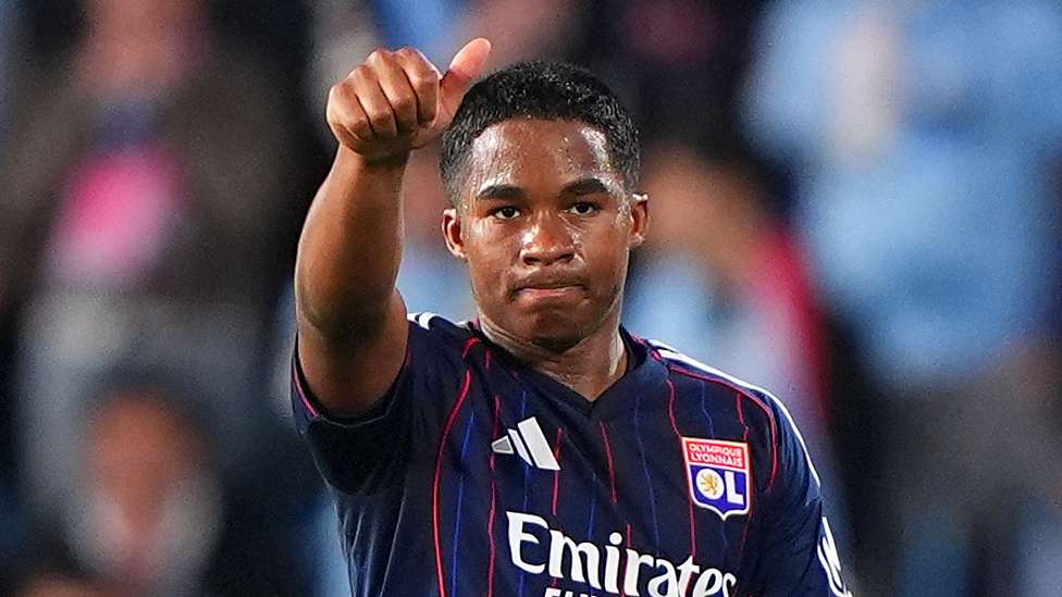 เอนดริก เผยเหตุผลกลายเป็นแฟนตัวยงบ๊อบบี้ ชาร์ลตัน พร้อมเผยชื่อเล่นที่เพื่อนร่วมทีมมาดริดเรียกว่า