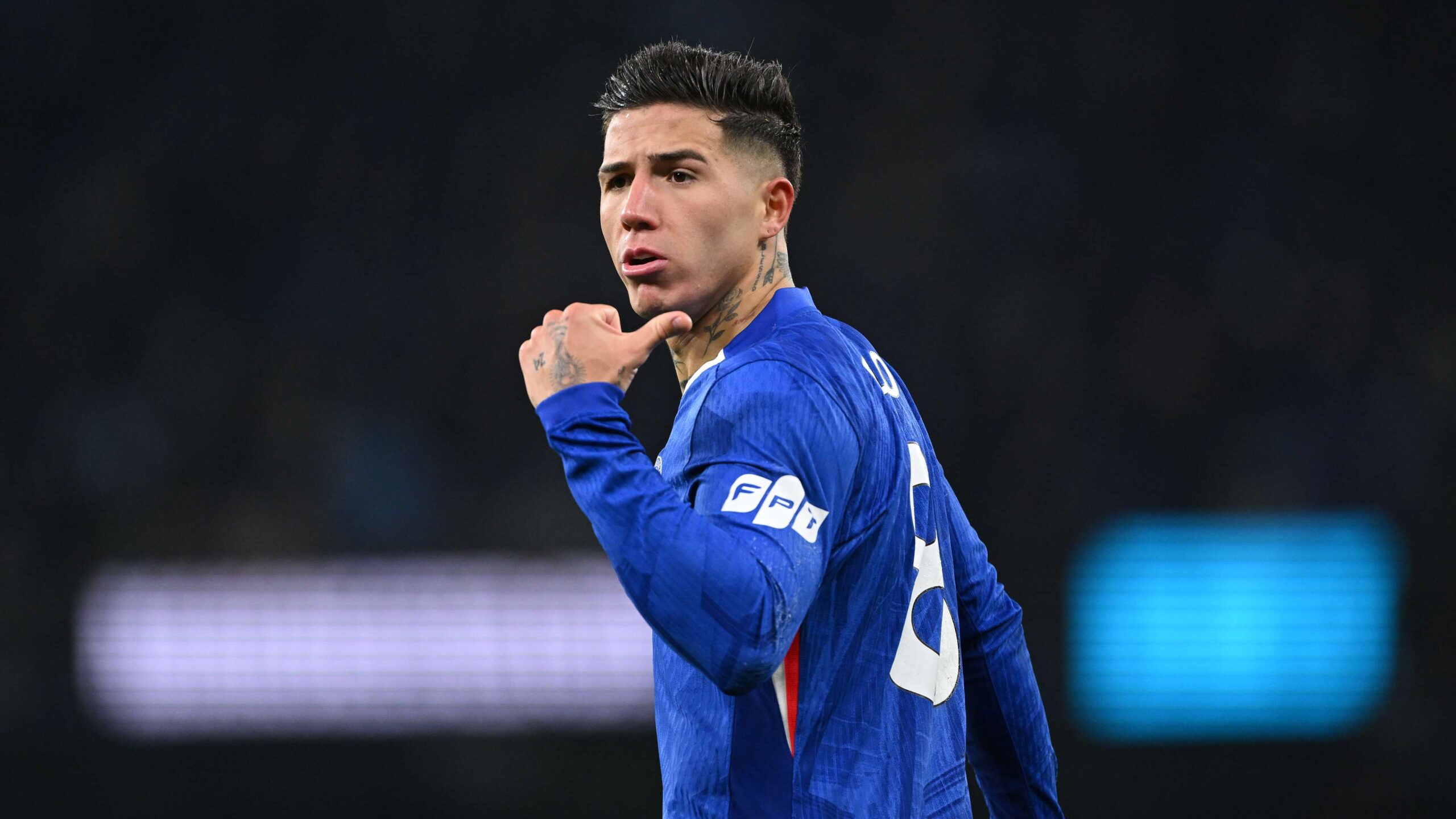 เชลซีวุ่นวายเพิ่ม เอนโซ เฟร์นานเดซถูกลงโทษ นักเตะเรียกร้องยกเลิกก่อนบิ๊กแมตช์กับแมนเชสเตอร์ ซิตี้