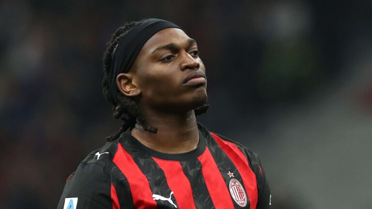 บาร์เซโลนาได้รับโอกาสคว้าตัว ราฟาเอล เลา ในดีลราคาพิเศษ หลังค่าฉีกสัญญาลดฮวบ