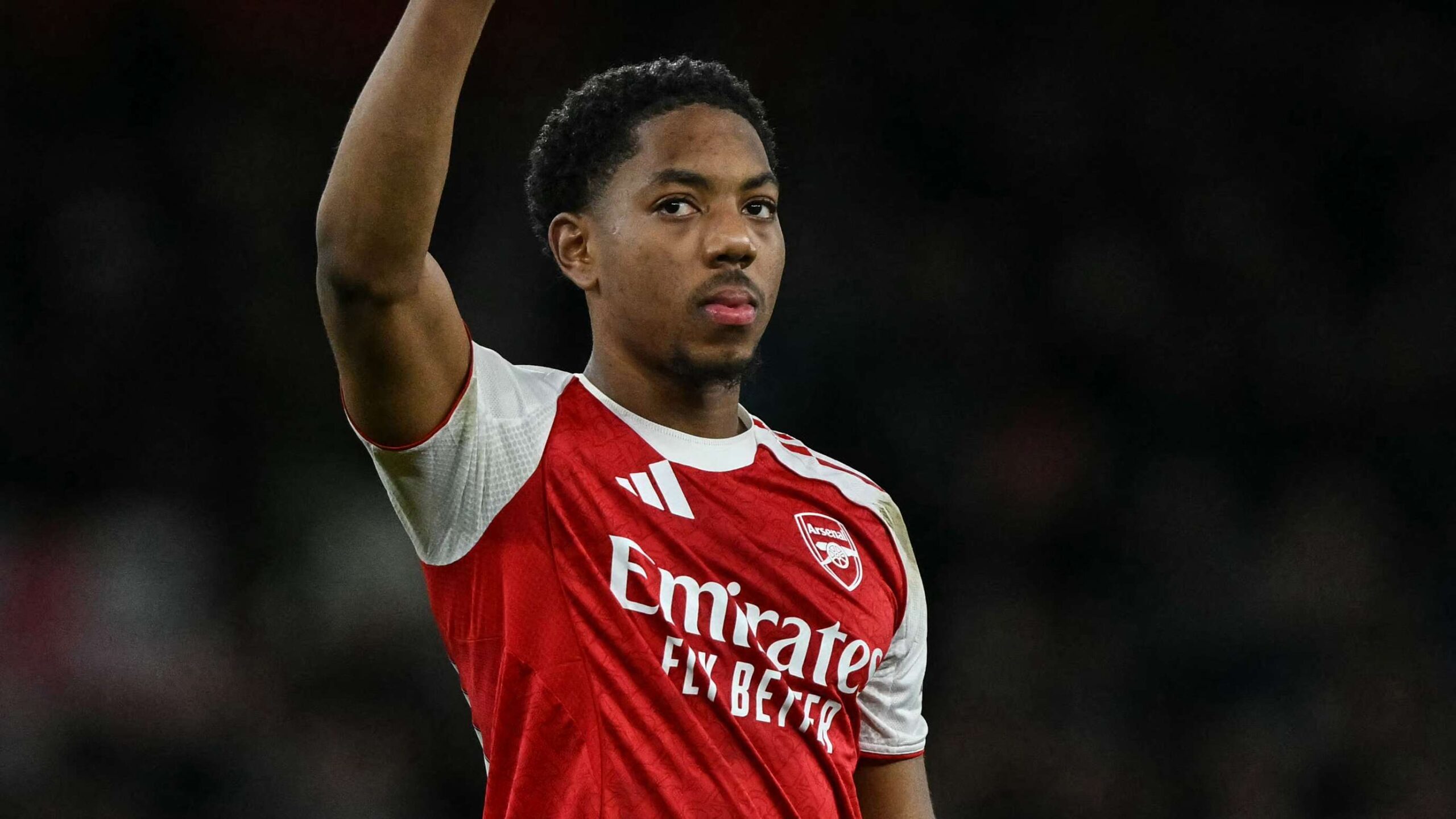 อาร์เซนอลพร้อมรับข้อเสนอสำหรับ ไมล์ส ลูอิส-สเคลลี่ เอธาน นวันารี และผู้เล่นชุดใหญ่ 3 ราย ก่อนเปิดตลาดซัมเมอร์