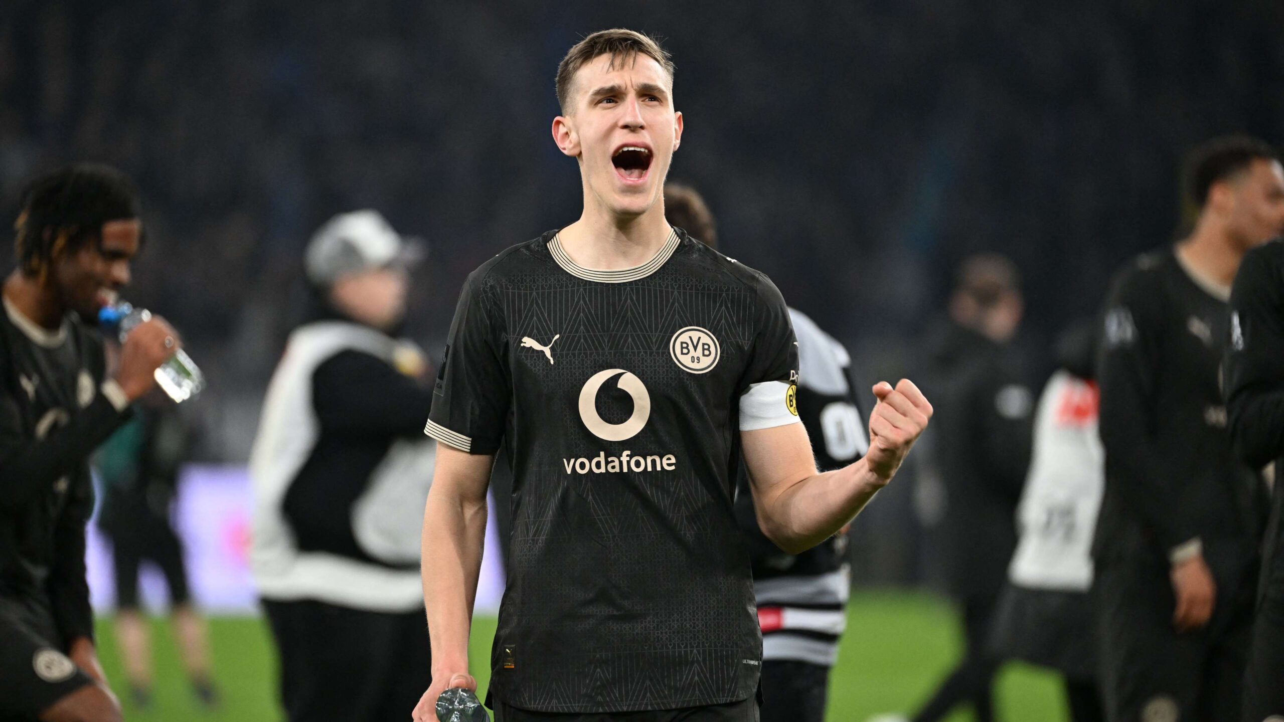 นิโโก้ ชล็อตเตอร์เบ็ค เซ็นสัญญาใหม่ยาวถึงปี 2031 กับดอร์ทมุนด์