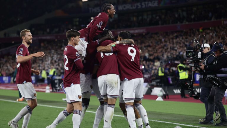 ท็อตแน่ม ฮอตสเปอร์ ร่วงลงสู่โซนตกชั้นพรีเมียร์ลีก หลังเวสต์แฮมบุกถล่มวูล์ฟแฮมป์ตัน 4-0