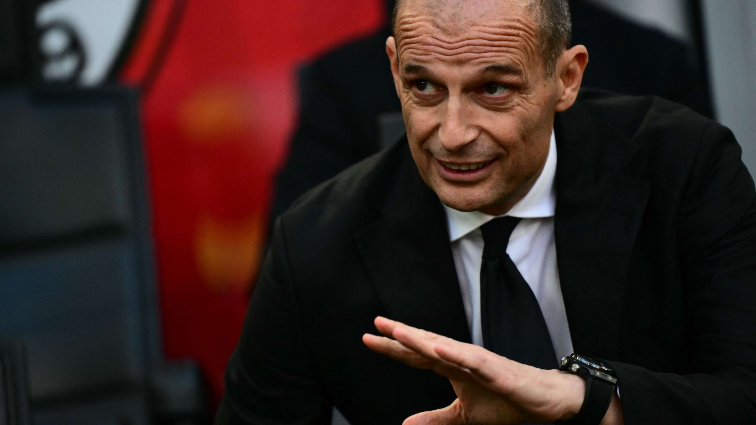 เปลี่ยนระบบนาทีสุดท้าย อัลเลกรีชูระบบ 4-3-3 ฟื้นฟูมิลานได้หรือไม่