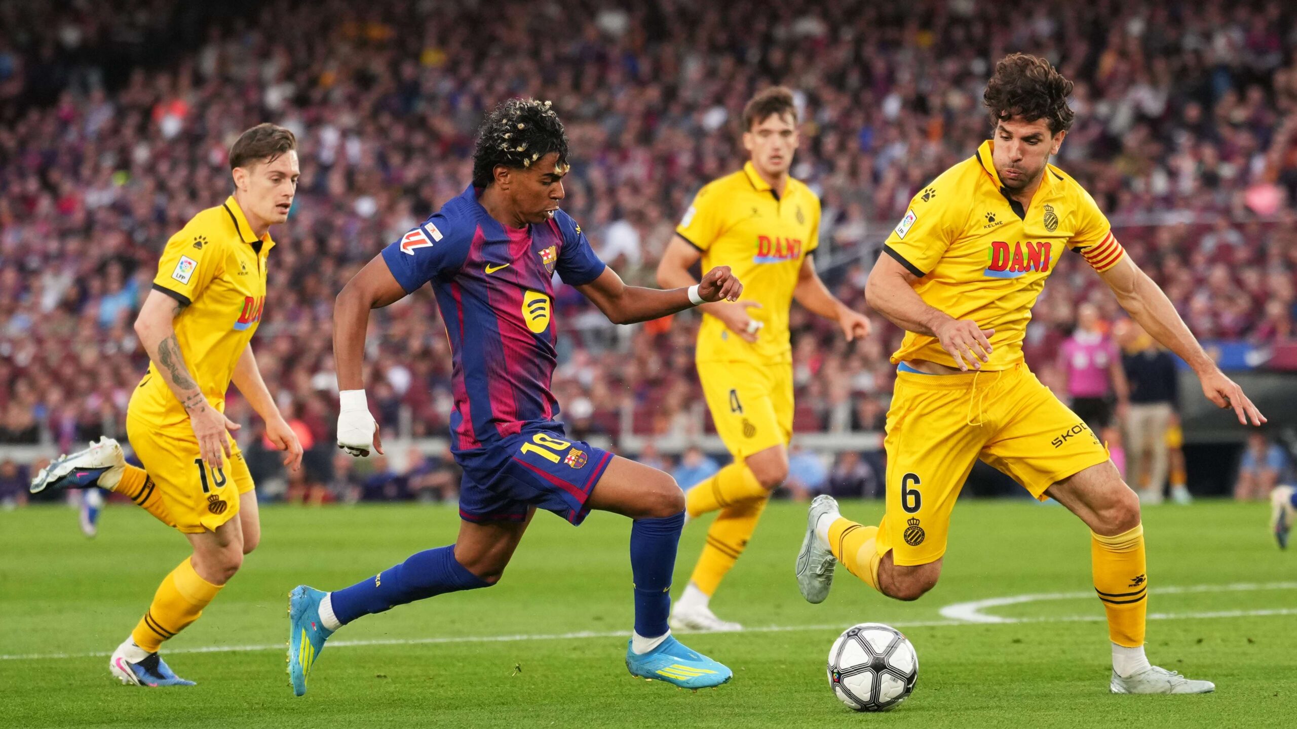 ดาร์บี้คาตาลันร้อนระอุในอุโมงค์ บาร์เซโลนาอัดเอสปันญ่อล 4-1 โลซาโนจวกขาดความเคารพต่อผู้ร่วมอาชีพ