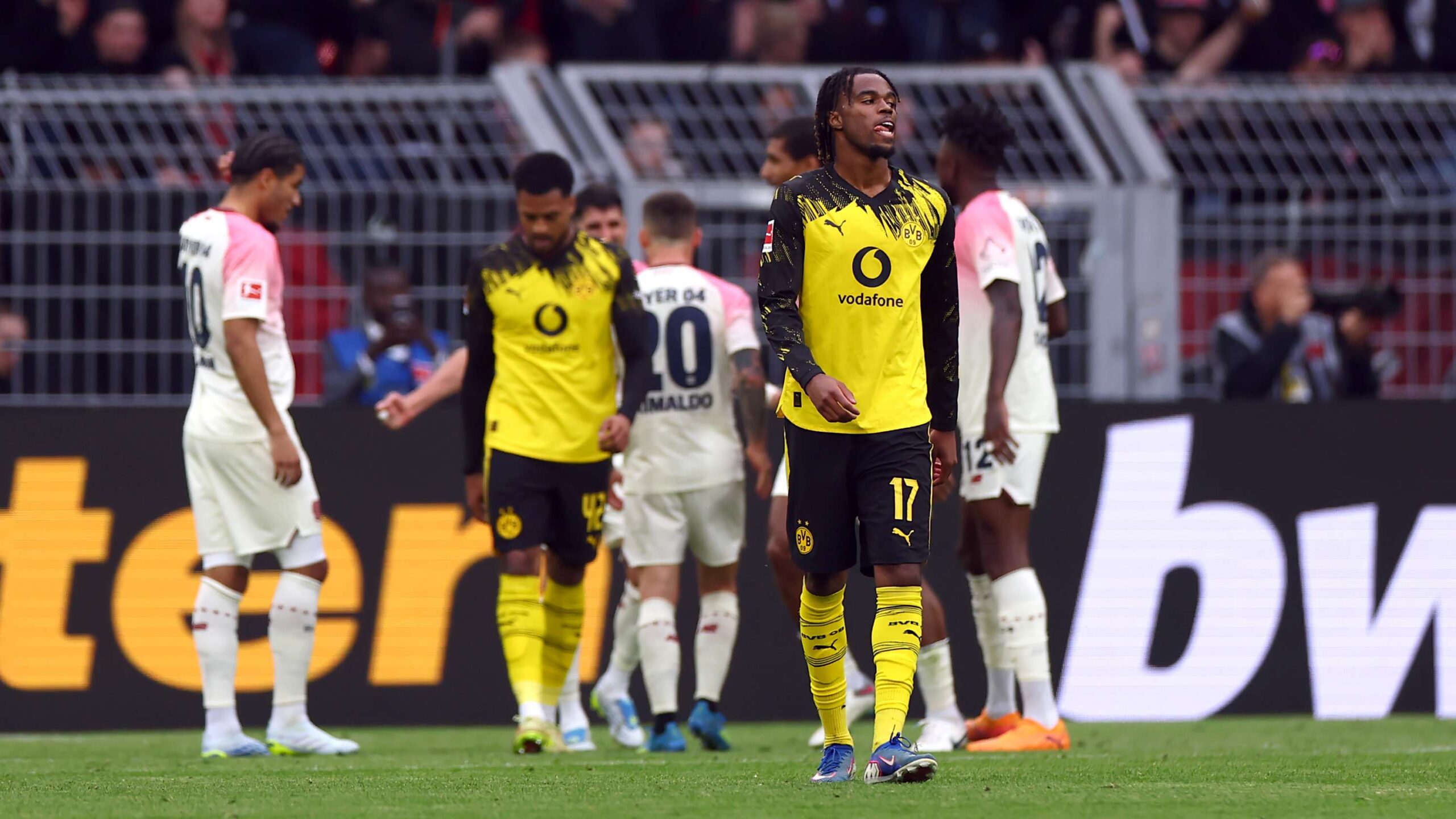 ฟอร์มตกน่ากังวล ดอร์ทมุนด์เสี่ยงพลาดความสำเร็จแม้ในฤดูกาลนี้ หลังพ่ายเลเวอร์คูเซ่น