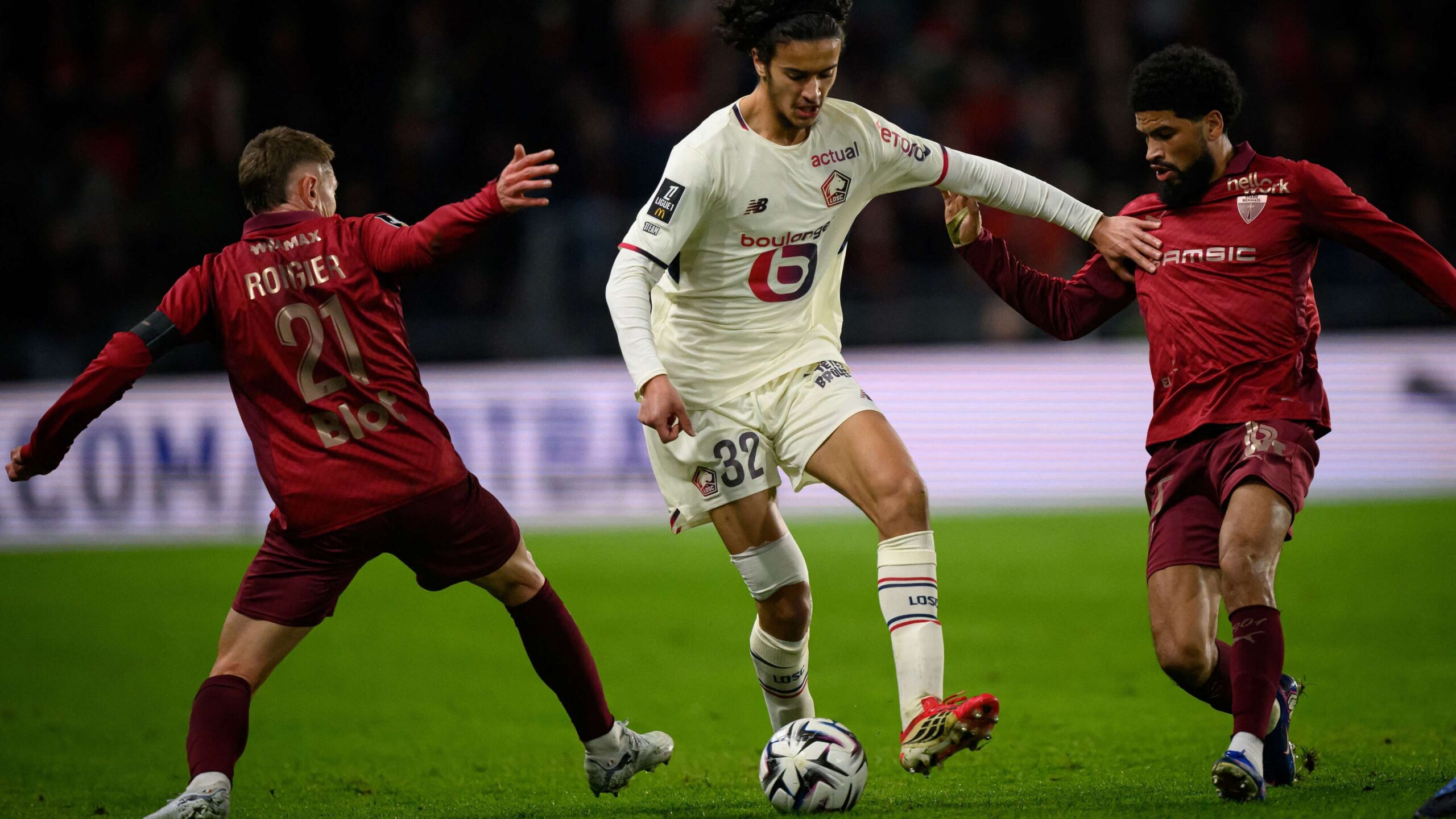 ยังไม่ตัดสินใจเด็ดขาด: อายูบ บูอาดีรอเลือกระหว่างโมรอโกกับฝรั่งเศสก่อนฟุตบอลโลก