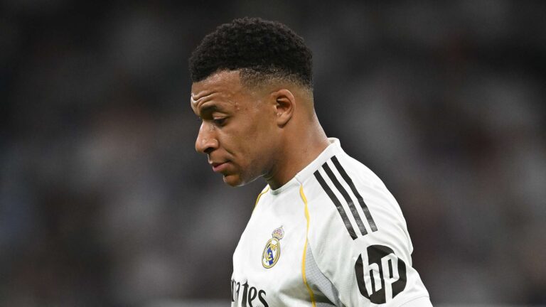 เอ็มบัปเป้ นำดาวซัลโวลาลีกา เหลืออีกเจ็ดนัด