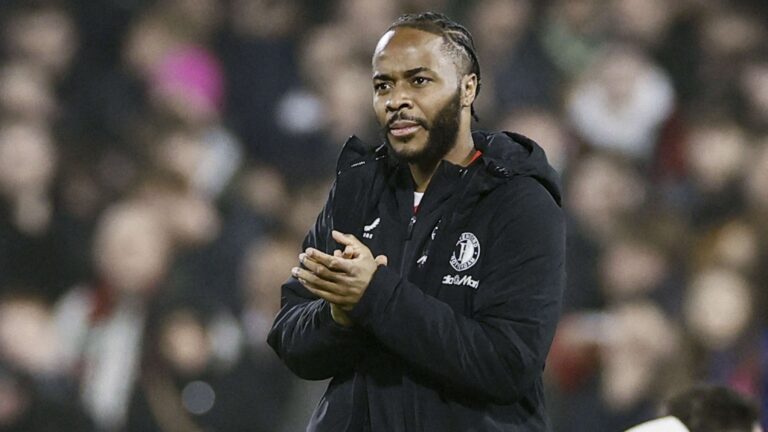 ความพลาดท่าสุดสำคัญของ ราฮีม สเตอร์ลิง! โรบิน ฟาน เพอร์ซีย์ อธิบายเหตุผลที่ดรอปอดีตแข้งเชลซีและแมนเชสเตอร์ ซิตี้ ในเกมเฟเยนอร์ดบุกเยือนเอ็นอีซี ไนเมเกน