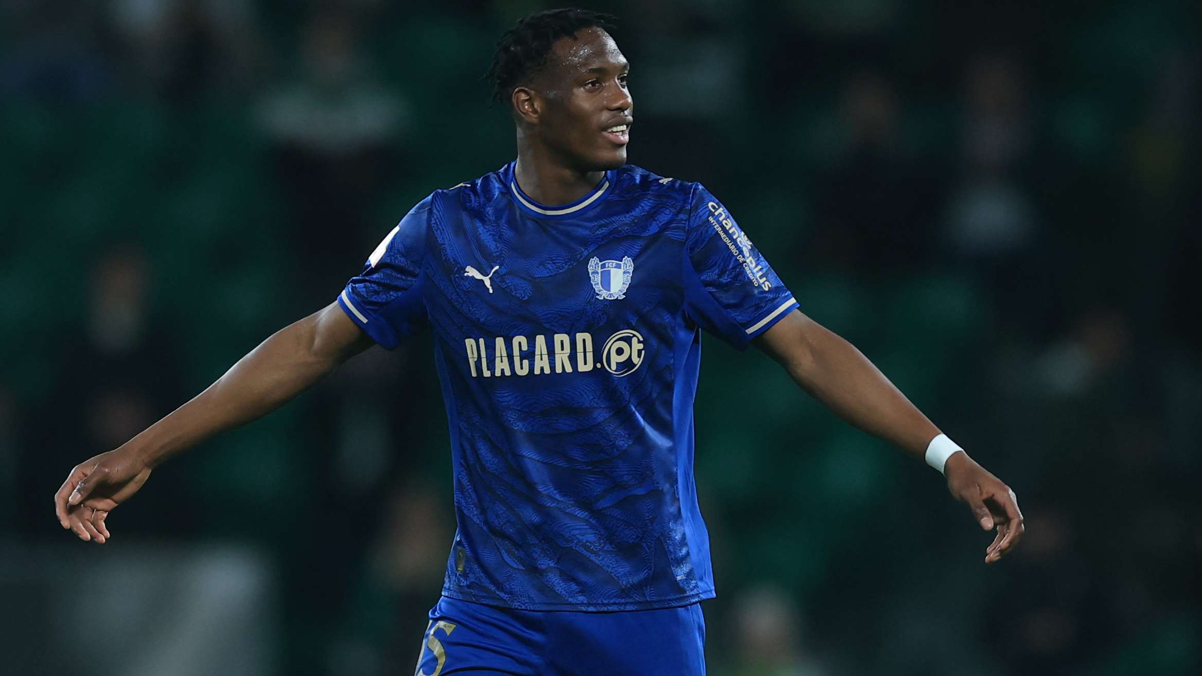 โบรุสเซีย ดอร์ทมุนด์ ใกล้คว้าตัว อิบราฮิมา บา เซ็นเตอร์แบ็คจาก ฟามาลิคาว