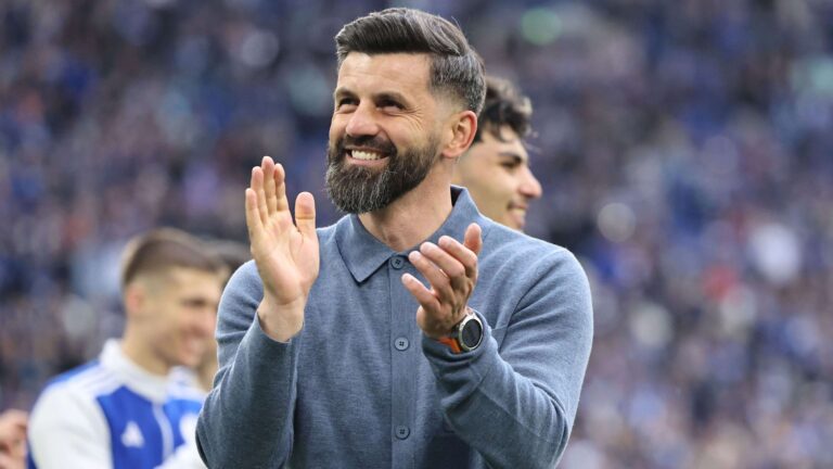 ชาลเก 04 ใกล้คว้าตัววอท เวกฮอร์สต์ อดีตกองหน้าของแมนเชสเตอร์ ยูไนเต็ด