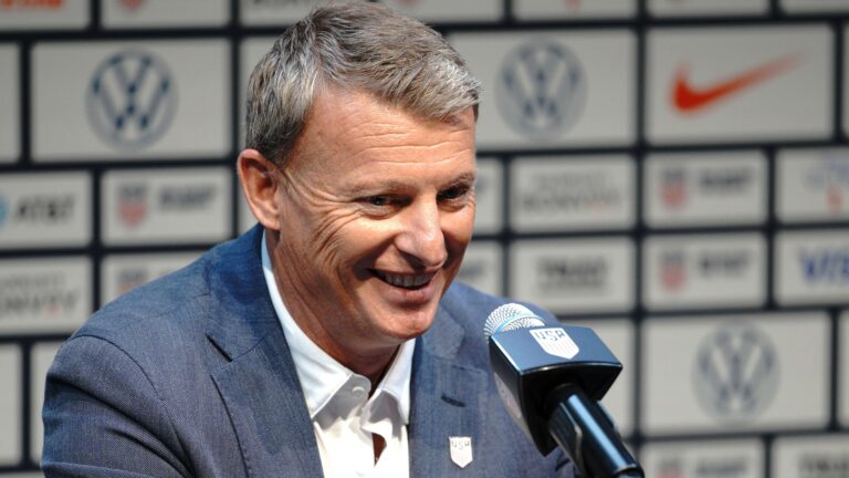 แมตต์ คร๊อกเกอร์ ลาออกจากสมาคมฟุตบอลสหรัฐอเมริกา ไปทำงานกับสมาคมฟุตบอลแห่งประเทศซาอุดีอาระเบีย ก่อนฟุตบอลโลกที่สหรัฐเป็นเจ้าภาพ