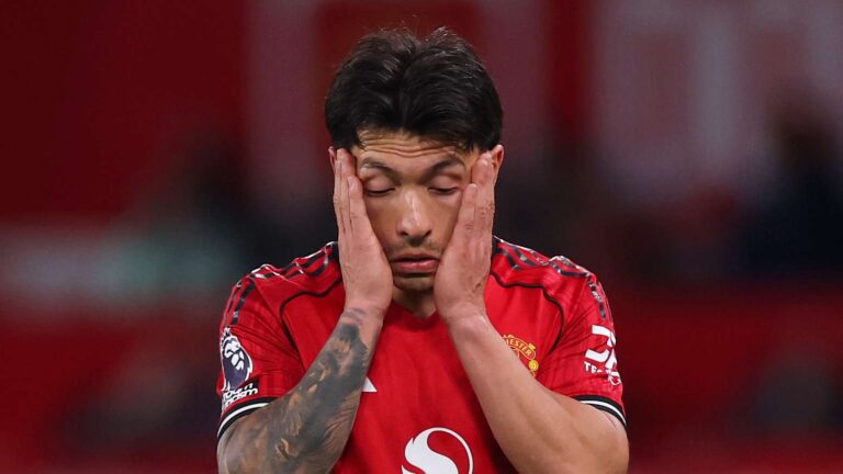 แมนเชสเตอร์ ยูไนเต็ด ยื่นอุทธรณ์ใบแดงของ ลิซานโดร มาร์ติเนซ หลังดึงผม ดอมินิค คาลเวิร์ต-เลวิน