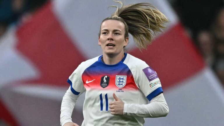 ทีมชาติหญิงอังกฤษคว้าชัยเหนือสเปน 1-0 คัดบอลโลก 2027 ขยับจ่าฝูงกลุ่ม เอ สาม