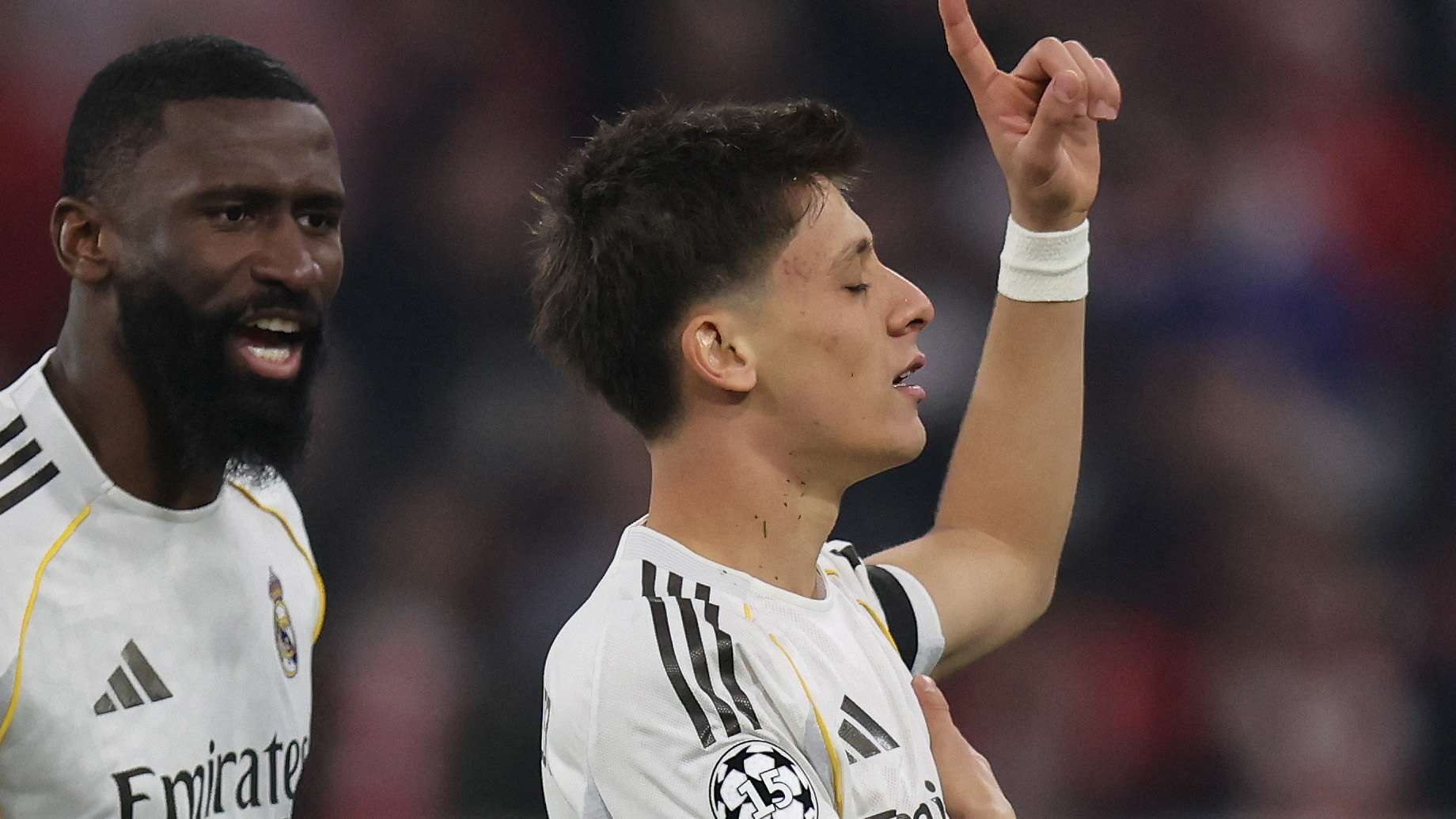 มานูเอล เนือร์ ชม อาร์ดา กูเลร์ ทำลายสถิติเดล ปิเอโร ในยูฟ่า แชมเปียนส์ ลีก